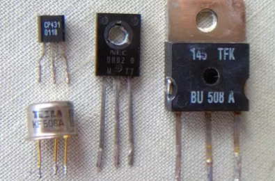So sánh transistor và thyristor